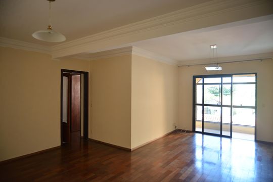 Sala de apartamento à venda com 3 quartos, 114m² em Vila Eldizia, Santo André