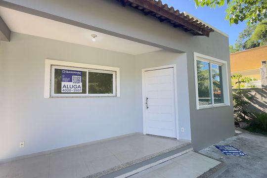 Varanda de casa de condomínio para alugar com 2 quartos, 158m² em Pindobas, Maricá