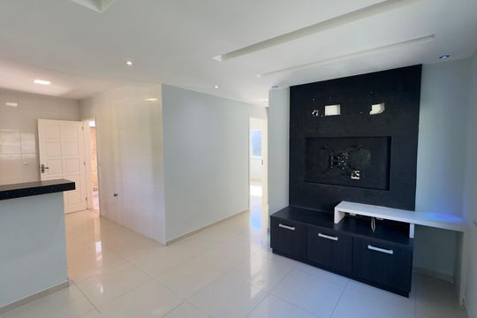 Casa de Condomínio para alugar com 2 quartos, 158m² em Pindobas, Maricá