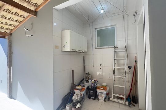 Cozinha e Área de Serviço de casa de condomínio para alugar com 2 quartos, 158m² em Pindobas, Maricá