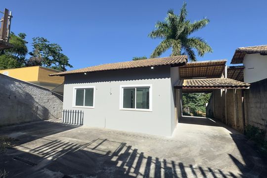 Quintal de casa de condomínio para alugar com 2 quartos, 158m² em Pindobas, Maricá
