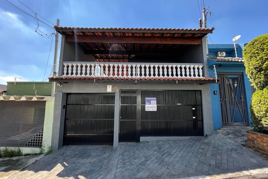 Fachada+Placa  de casa à venda com 3 quartos, 203m² em Vila Lais, São Paulo