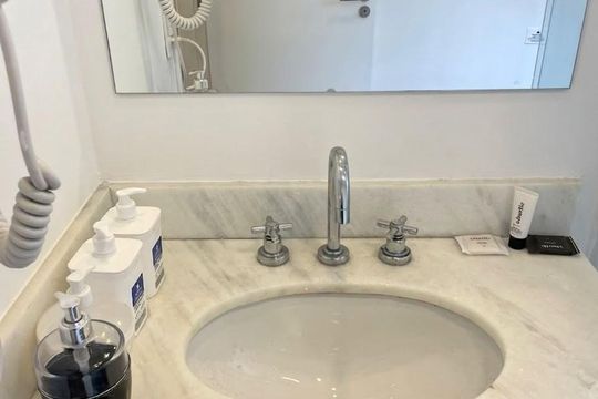 Banheiro de apartamento à venda com 1 quarto, 24m² em Sumarezinho, São Paulo