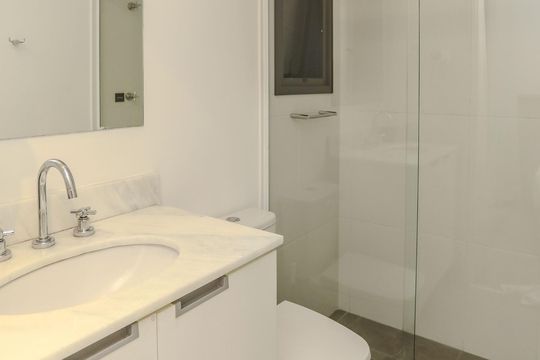 Banheiro de apartamento à venda com 1 quarto, 22m² em Sumarezinho, São Paulo