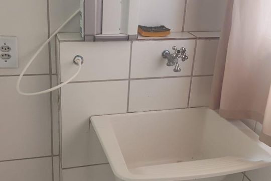 Área de serviço de apartamento para alugar com 2 quartos, 49m² em Metalúrgicos, Osasco