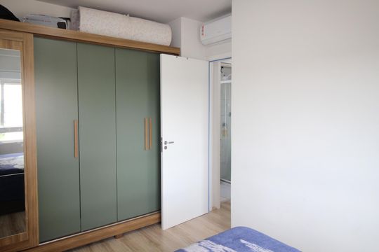 Quarto 1 de apartamento para alugar com 2 quartos, 63m² em Parque Santa Fé, Porto Alegre
