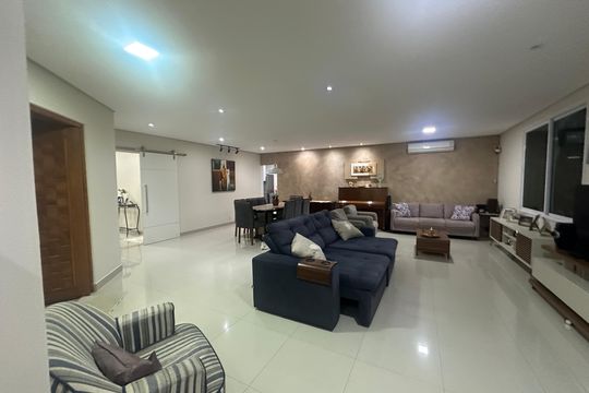 Casa de Condomínio à venda com 4 quartos, 200m² em Itaim Mirim, Barueri