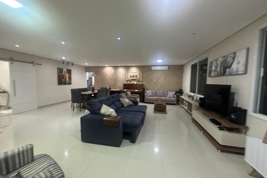 Sala de casa de condomínio à venda com 4 quartos, 200m² em Itaim Mirim, Barueri