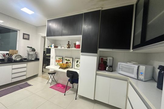 Cozinha de casa de condomínio à venda com 4 quartos, 200m² em Itaim Mirim, Barueri