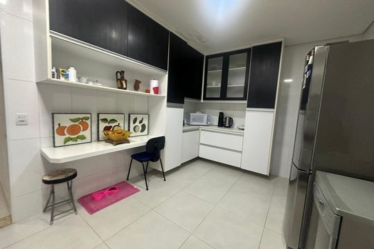 Cozinha de casa de condomínio à venda com 4 quartos, 200m² em Itaim Mirim, Barueri