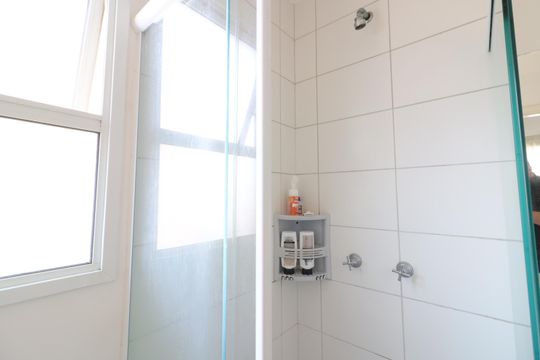 Banheiro da Suíte 1 de apartamento à venda com 3 quartos, 65m² em Umuarama, Osasco