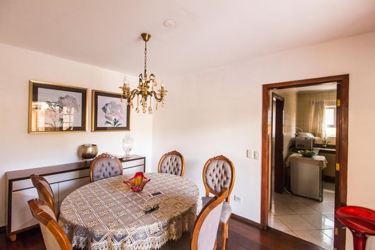 Sala  de casa de condomínio para alugar com 5 quartos, 450m² em Residencial Tres (alphaville), Santana de Parnaíba