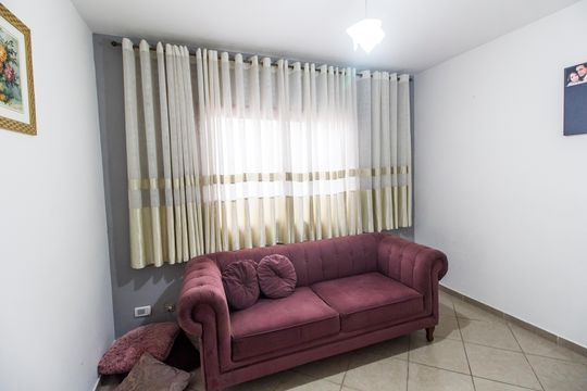 Sala  de casa de condomínio para alugar com 5 quartos, 450m² em Residencial Tres (alphaville), Santana de Parnaíba