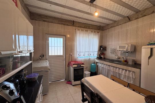 Cozinha  de casa de condomínio para alugar com 2 quartos, 77m² em Vargem Grande, Rio de Janeiro