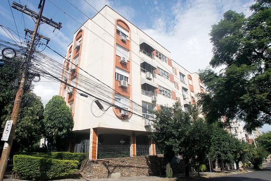 Fachada de apartamento à venda com 2 quartos, 77m² em Rio Branco, Porto Alegre