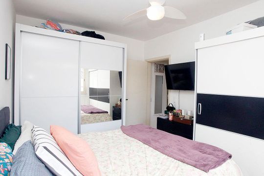 Quarto 1 de apartamento à venda com 2 quartos, 77m² em Rio Branco, Porto Alegre