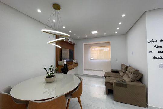 Casa à venda com 4 quartos, 100m² em Santos Dumont, São Leopoldo