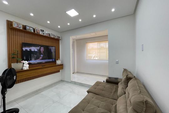 Casa à venda com 4 quartos, 100m² em Santos Dumont, São Leopoldo