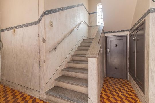 Escada de apartamento à venda com 2 quartos, 67m² em Partenon, Porto Alegre