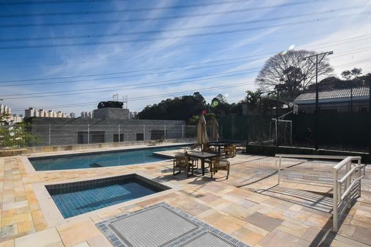 Apartamento à venda com 2 quartos, 63m² em Jardim Caner, Taboão da Serra