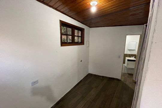 Quarto de kitnet/studio para alugar com 1 quarto, 35m² em Jardim Semiramis, Cotia