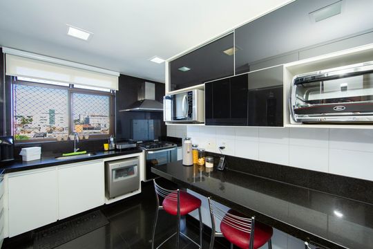 COZINHA de apartamento à venda com 5 quartos, 259m² em Padre Eustáquio, Belo Horizonte