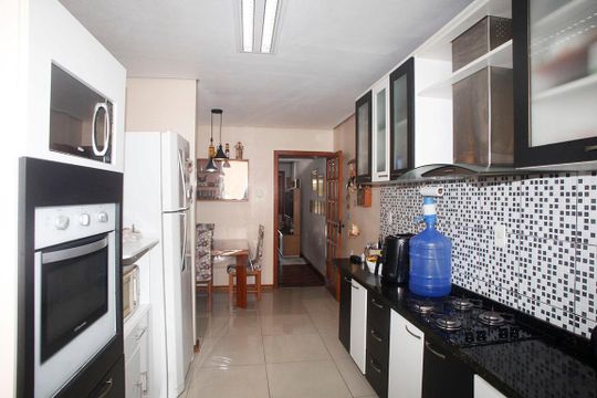 Apartamento à venda com 3 quartos, 100m² em Santana, Porto Alegre