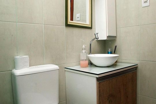 Banheiro 2 de apartamento à venda com 3 quartos, 100m² em Santana, Porto Alegre