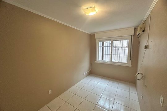 Quarto de apartamento para alugar com 1 quarto, 65m² em Jardim do Salso, Porto Alegre