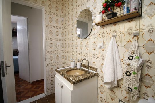 Banheiro de apartamento à venda com 2 quartos, 55m² em Jacarepaguá, Rio de Janeiro