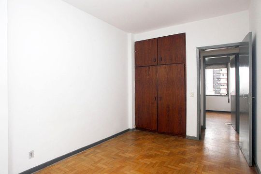 Quarto 1 de apartamento à venda com 2 quartos, 64m² em Centro Histórico, Porto Alegre