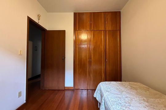 Casa à venda com 4 quartos, 225m² em Havaí, Belo Horizonte