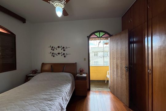 Casa à venda com 4 quartos, 225m² em Havaí, Belo Horizonte