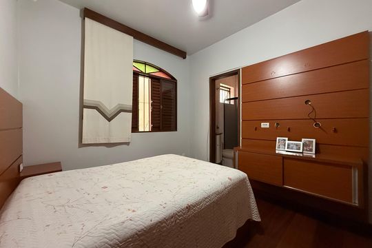 Casa à venda com 4 quartos, 225m² em Havaí, Belo Horizonte
