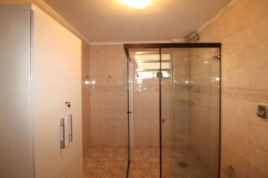 Casa 2 - Banheiro de apartamento à venda com 4 quartos, 320m² em Jardim do Colegio (zona Norte), São Paulo