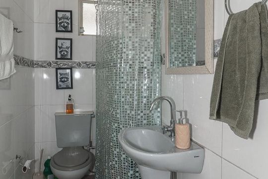 Banheiro 2 / Cobertura de apartamento à venda com 3 quartos, 139m² em Petrópolis, Porto Alegre