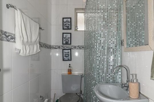 Banheiro 2 / Cobertura de apartamento à venda com 3 quartos, 139m² em Petrópolis, Porto Alegre