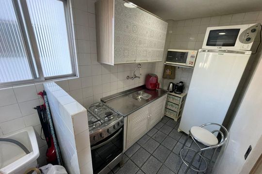 Cozinha de apartamento à venda com 1 quarto, 43m² em Partenon, Porto Alegre