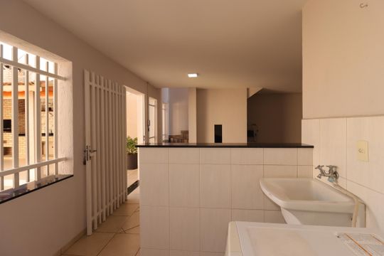 Área de Serviço de casa à venda com 4 quartos, 354m² em Vila Camilópolis, Santo André
