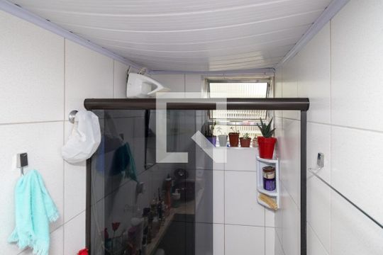 Banheiro de apartamento à venda com 2 quartos, 45m² em Fazenda da Juta, São Paulo