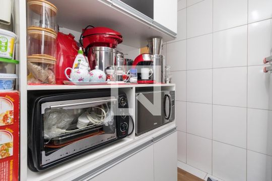 Cozinha de apartamento à venda com 2 quartos, 45m² em Fazenda da Juta, São Paulo