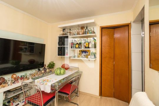 Sala de apartamento à venda com 2 quartos, 45m² em Fazenda da Juta, São Paulo