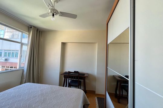 Quarto 1 de apartamento à venda com 3 quartos, 130m² em Ipanema, Rio de Janeiro