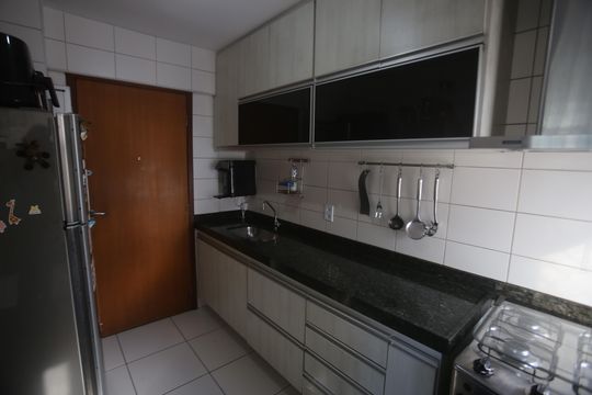 Cozinha de apartamento à venda com 3 quartos, 93m² em Prado, Belo Horizonte