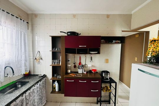 Cozinha de apartamento para alugar com 1 quarto, 47m² em Maracanã, Praia Grande