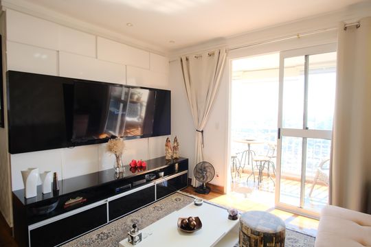 Sala de apartamento para alugar com 3 quartos, 137m² em Parque Maria Luiza, São Paulo