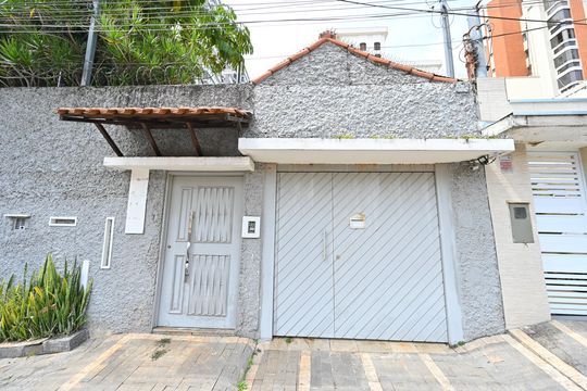 Fachada de casa à venda com 8 quartos, 353m² em Vila Clementino, São Paulo