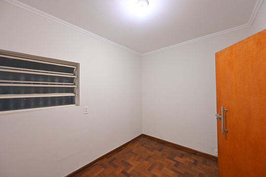 Quarto 2 de casa à venda com 8 quartos, 353m² em Vila Clementino, São Paulo