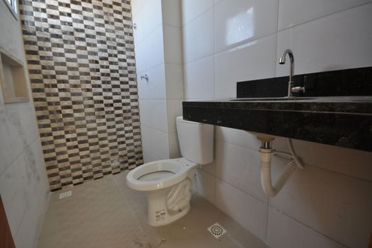 Banheiro de apartamento à venda com 1 quarto, 33m² em Tucuruvi, São Paulo