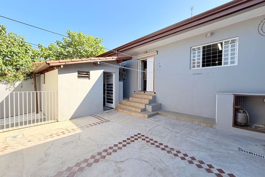Quintal de casa à venda com 5 quartos, 284m² em Vila Bandeirantes, Jundiaí